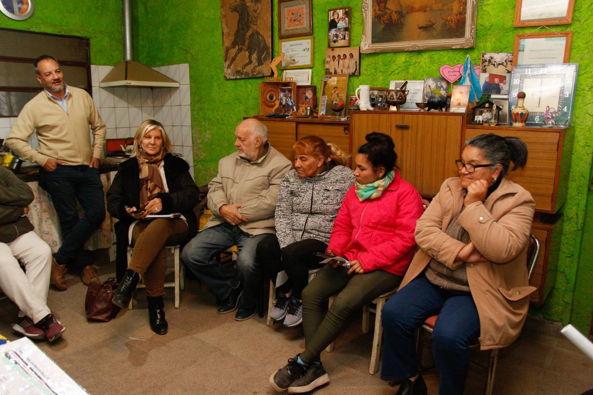NoraBedano's tweet photo. Y en mi Provincia de Cordoba #Elproyectosigue entonces cada momento que me permite la tarea legislativa es bueno para visitar a mis vecinos/as de VillaMaria y juntos trabajamos para elegir Gobernador a @MartinLlaryora Confiamos en el, tiene ideas claras y conoce Cordoba 🗳️👏 https://t.co/daXP8T6M6E