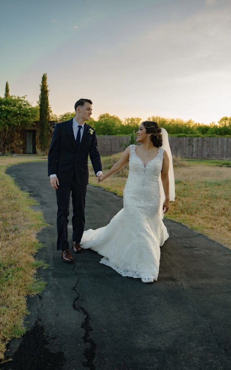 Happy birthday to my beautiful amazing wife!❤️ The world has been blessed with her presence for 23 years and I am so lucky to be able to celebrate this day along side her🥰 I love you <a href="/jewellll13/">jewel</a>  MUUUAAAHHH😘