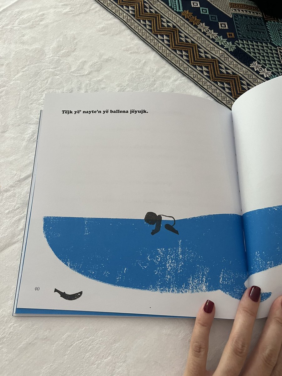 Nuria Palou (@nuriapalou10) on Twitter photo Qué belleza azul es este cuento de <a href="/Almadia_Edit/">Editorial Almadía</a> 🩵✨💙🌊🐋
Gracias Vania & @gquijas. Sin duda los mejores regalos para la inquilina son libros 📖
“Tres animales que caben en el agua”
Escrito por: <a href="/bestiecilla/">Isabel Zapata</a>
Traducido por: <a href="/YasnayaEG/">Yasnaya Elena</a>
Ilustrado por: <a href="/amandamijangos/">amanda mijangos</a> Qué belleza azul es este cuento de <a href="/Almadia_Edit/">Editorial Almadía</a> 🩵✨💙🌊🐋
Gracias Vania & @gquijas. Sin duda los mejores regalos para la inquilina son libros 📖
“Tres animales que caben en el agua”
Escrito por: <a href="/bestiecilla/">Isabel Zapata</a>
Traducido por: <a href="/YasnayaEG/">Yasnaya Elena</a>
Ilustrado por: <a href="/amandamijangos/">amanda mijangos</a>