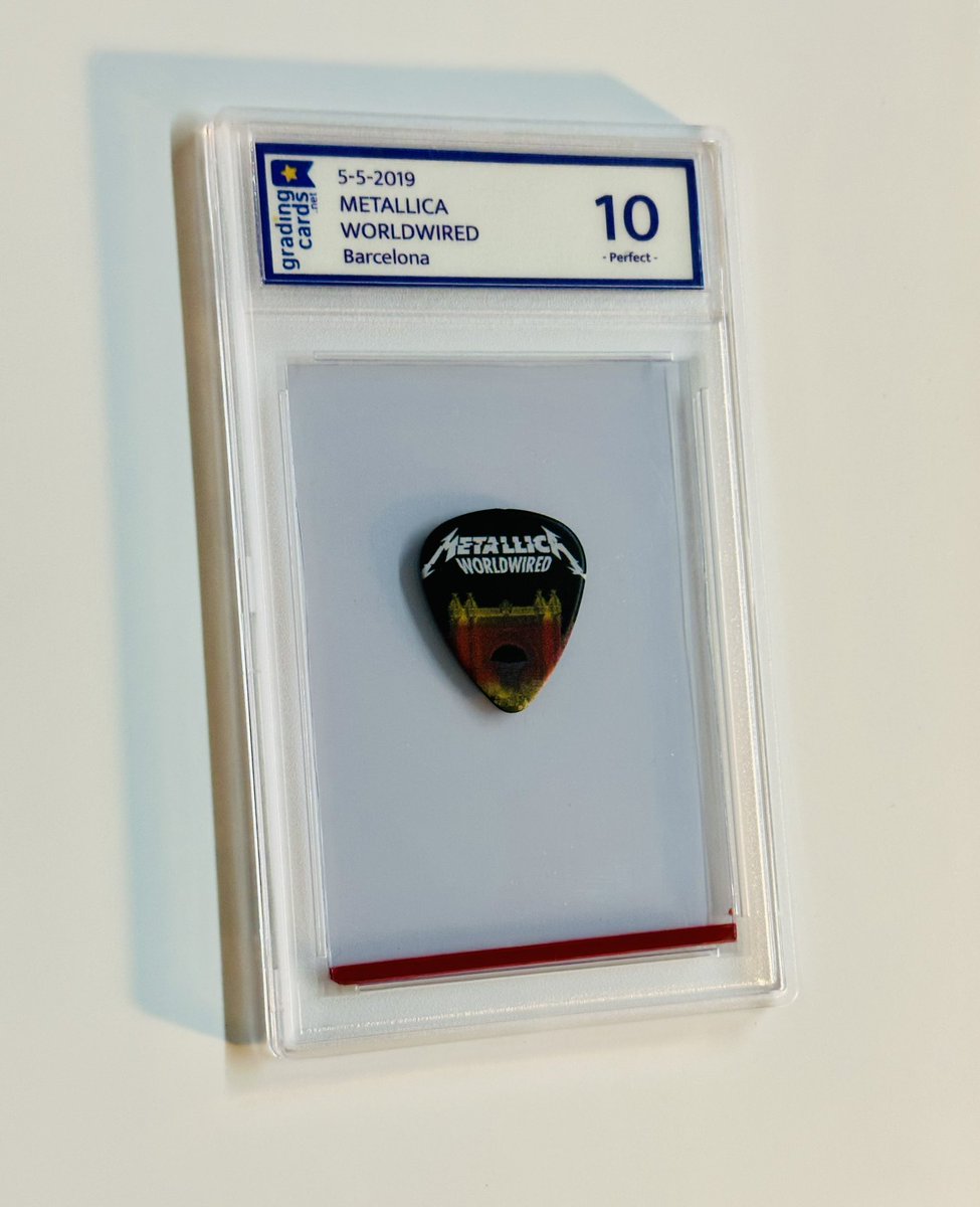 GradingcardsNet's tweet image. Conservación de objetos de Coleccion en Acrylico, Pua del Grupo #Metallica Concierto de Barcelona 2019 #GradingService
gradingcards.net