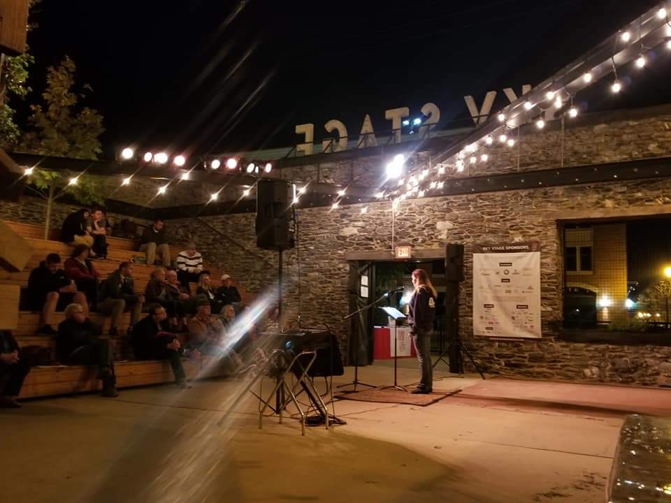 #SlantLightPoets host Lit Night tonight! Free to enter, byob and byo work to share if you're so inclined 📚🖋
fb.me/e/2XTWdr0Um?mi…