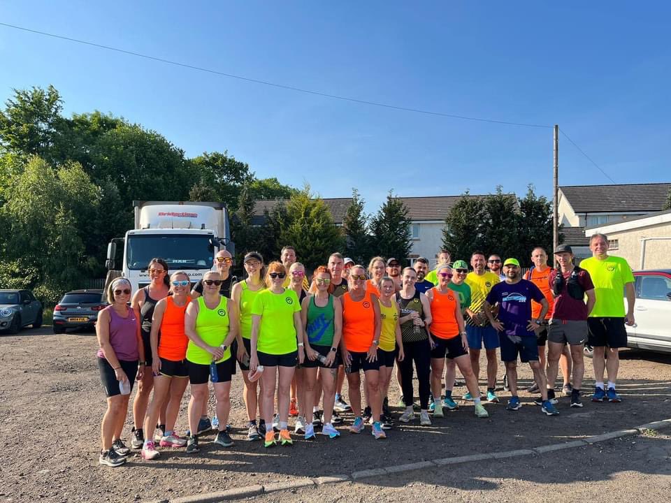 Newton_Road's tweet photo. Well done to our Tuesday night athletes who came out to run the shaded Clyde Path in this hot 🥵 weather. Excellent night for running 💛🖤💛Thanks ago to the @NewtonArmsG72 for there hospitality and water @scotathletics @UKRunChat @SALDevelopment https://t.co/UmupuVxk7i