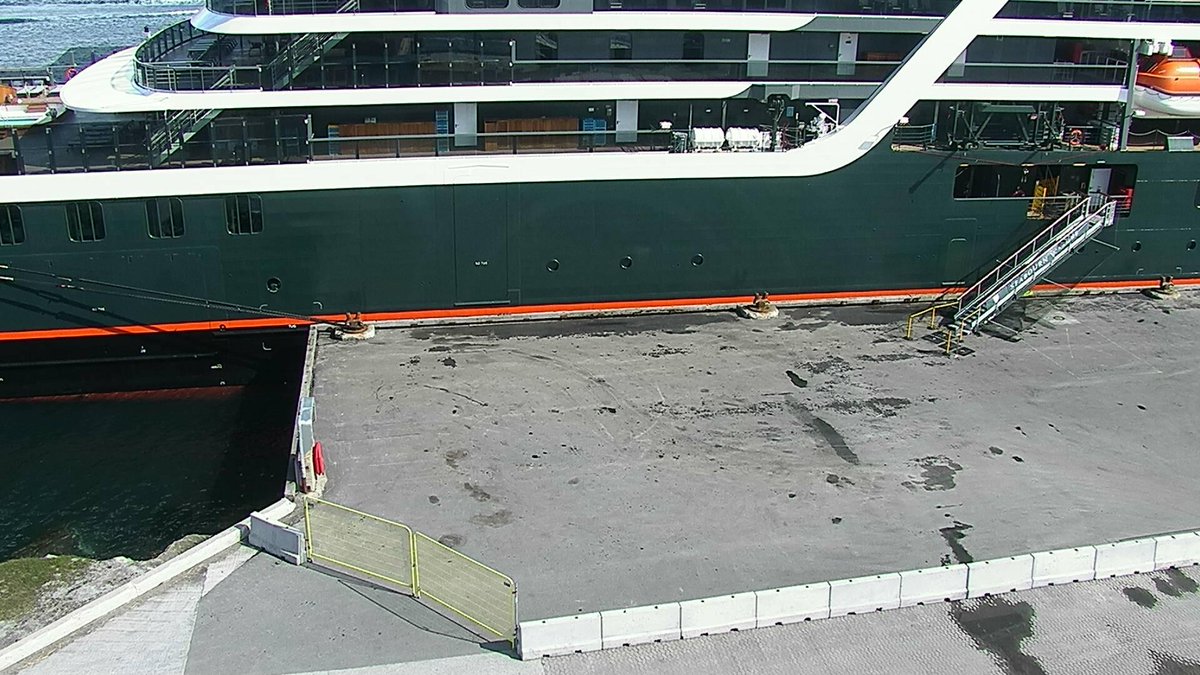 I am 32% sure I saw a naval vessel near Nuuk.