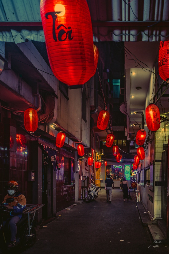 Vietnam after dark.
#streetphoto #photographer #ricohgr