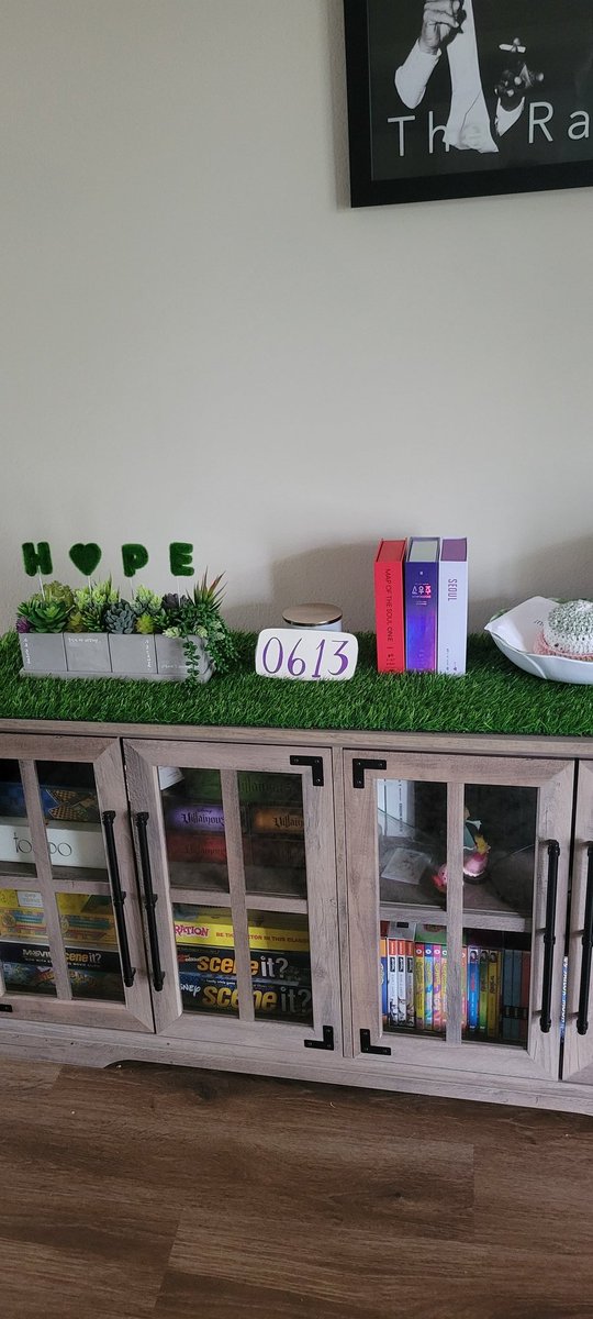 Miss_Truffle's tweet image. Been the best #Borahae Day So far!!

1. A little decor ✔️ 
2. Food ✔️ 
3. #RunBTS ✔️ 
4. Old Concerts ✔️ 

= #GoodDay 💜🫰🏽😊

#BTS10thYearAnniversary #10yearswithBTS 
#BTSARMY #BTS #BTSFesta2023 #Wootteo #Whalien52 #Jimin #Taepig