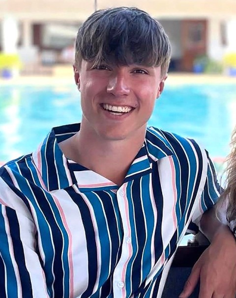 dailyfond's tweet photo. RIP Barnaby : Nottingham stabbing victim, 19, has been named as cricket player Barnaby Webber
Barnaby is one of two 19-year-olds who were killed during attacks in the city centre in the early hours of this morning.
It’s said he and...
#Nottingham #RIPBarnaby
A Thread... https://t.co/j5ai5Arv0l