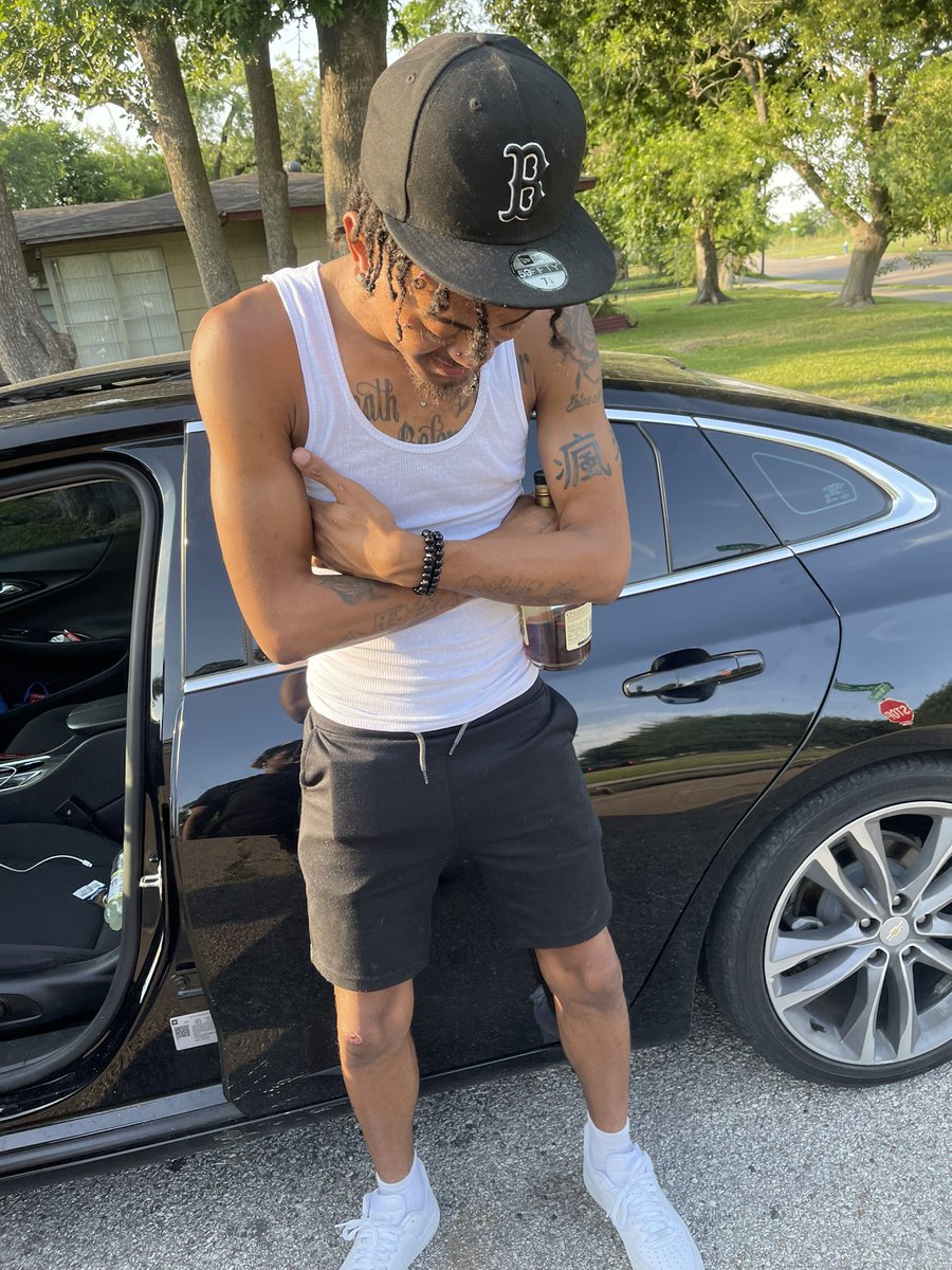 slimtrapstar's tweet photo. Do the triple X when I’m in a freak 🤓 baow, baow knock a hoe to his knee 😏 https://t.co/sTOp39Gdok
