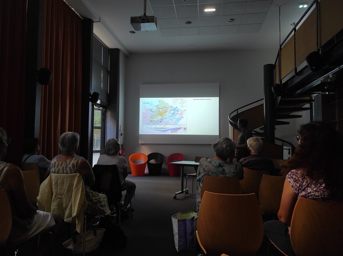 julien_berthe_'s tweet photo. Ce soir, Alain Devos, professeur à l'#urca à la @MaisonSHS_URCA dans le laboratoire du @ComGegenaa présente à la SSNB une passionnante étude de #géographie et de karstologie (histoire de la discipline, etudes fondamentales, enjeux économiques) ! https://t.co/WhagM5ff28