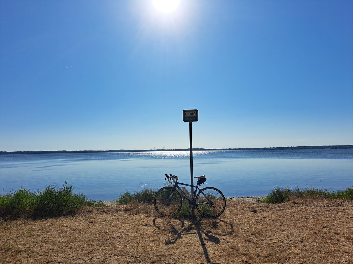 bikeAlottle's tweet photo. Gorgeous day, ride after work solo for a change. My biketeam at work were all busy today 🤷
Took BlueJay for a spin to #Feddet
#aatr #lovecycling #goingtothebeach #summerinDenmark ☀️🚴♀️😎 https://t.co/qsyru5K56f