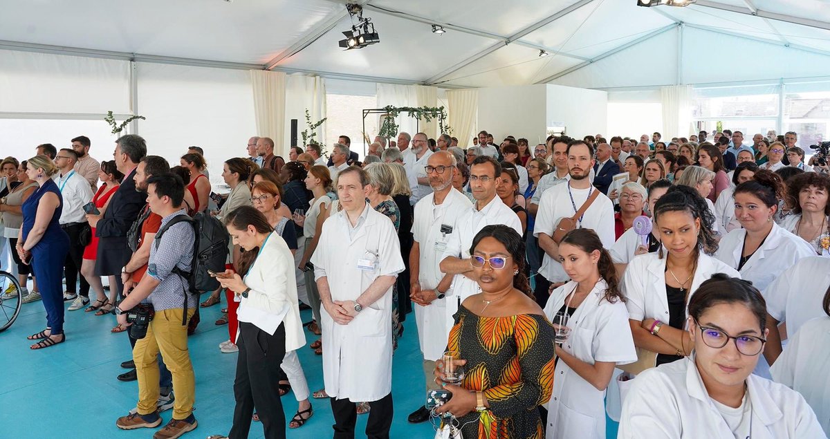 CH_Argenteuil's tweet photo. #evenement I 🏗 La cérémonie de pose de la 1️⃣ère Pierre du Nouvel Hôpital d'Argenteuil a eu lieu ce mardi 13 juin 👇🏼

➕ Tout savoir sur le projet : https://t.co/nhjkywjMrB

#SantéPourTous #HopitalPublic #PremierePierre #construction #travauxpublics #sante @VilleArgenteuil https://t.co/N8Fbnd3Kko