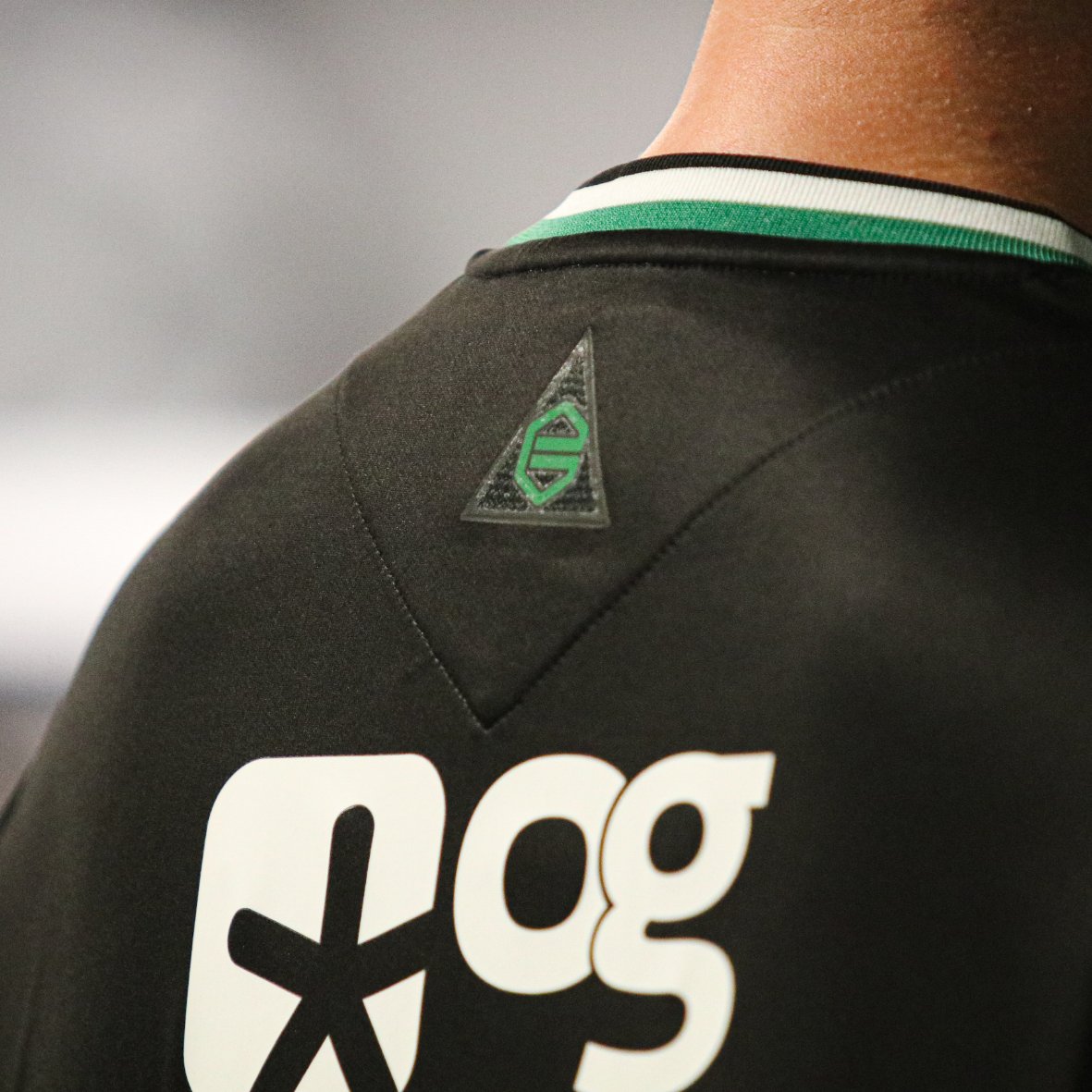 fcgroningen's tweet image. Ben jij klaar voor ons nieuwe uitshirt? 👀

⏰ 15-6 19:30 uur: Onthulling
📌 15-6 19:30 - 21:30 uur: Start verkoop op de Grote Markt
💻 16-6 10:00 uur: Verkrijgbaar in de webshop

Meer info: bit.ly/uitshirt2324