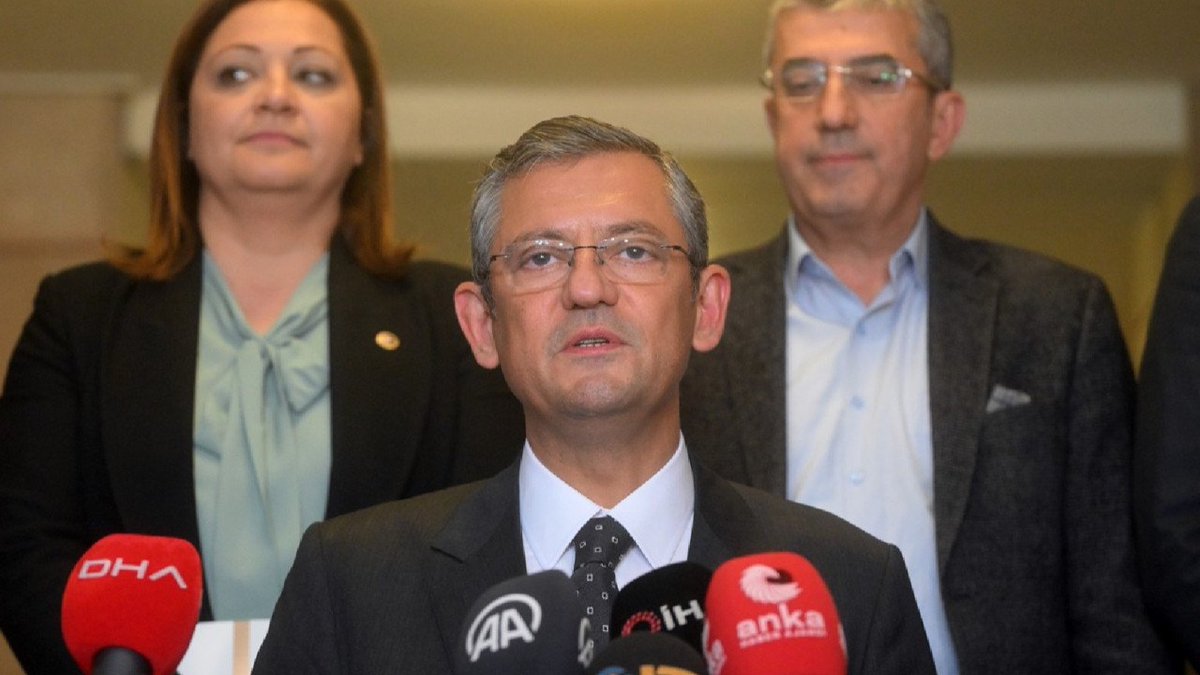 bpthaber's tweet photo. Özgür Özel, CHP'nin Genel Başkanlığına aday olduğunu açıkladı. (Murat Ağırel) https://t.co/T8YRjq4Pqi