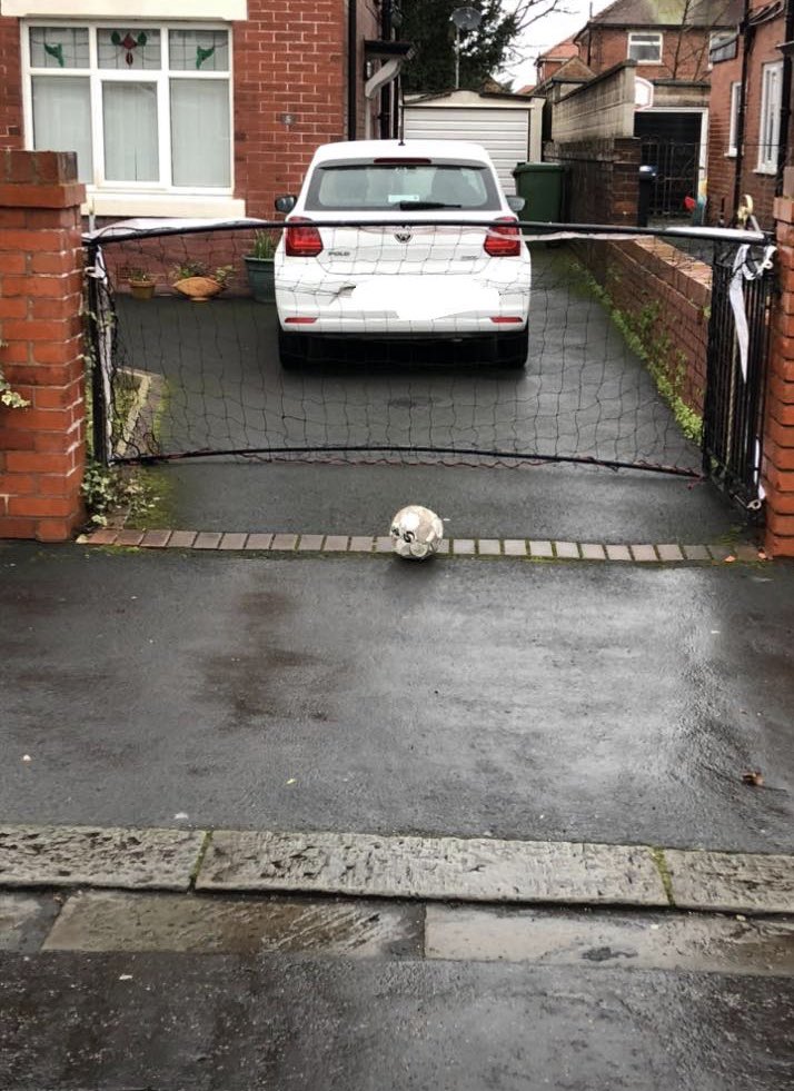 Turns out all we would have needed was a couple of signs and a fake FBC letter through everyone’s door. <a href="/rainy1984/">Rainy</a> <a href="/ItaliaNick84/">nD</a> time to get the band back together ⚽️9️⃣0️⃣s