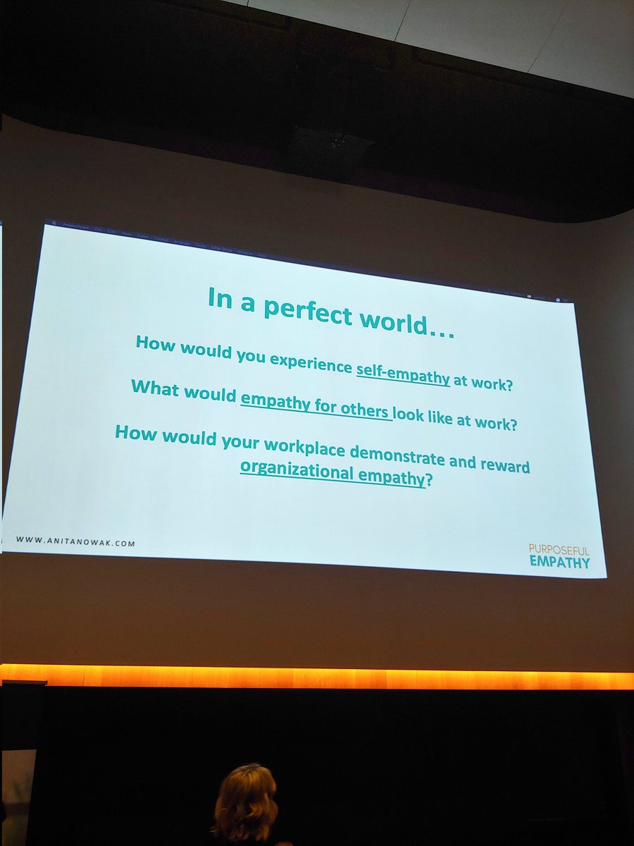 Thanks <a href="/UWinAlumni/">UWindsor Alumni</a> for the Hire UWindsor partner event. Very important talk on empathetic leadership by expert <a href="/anitanowak21/">Anita Nowak</a> 👏