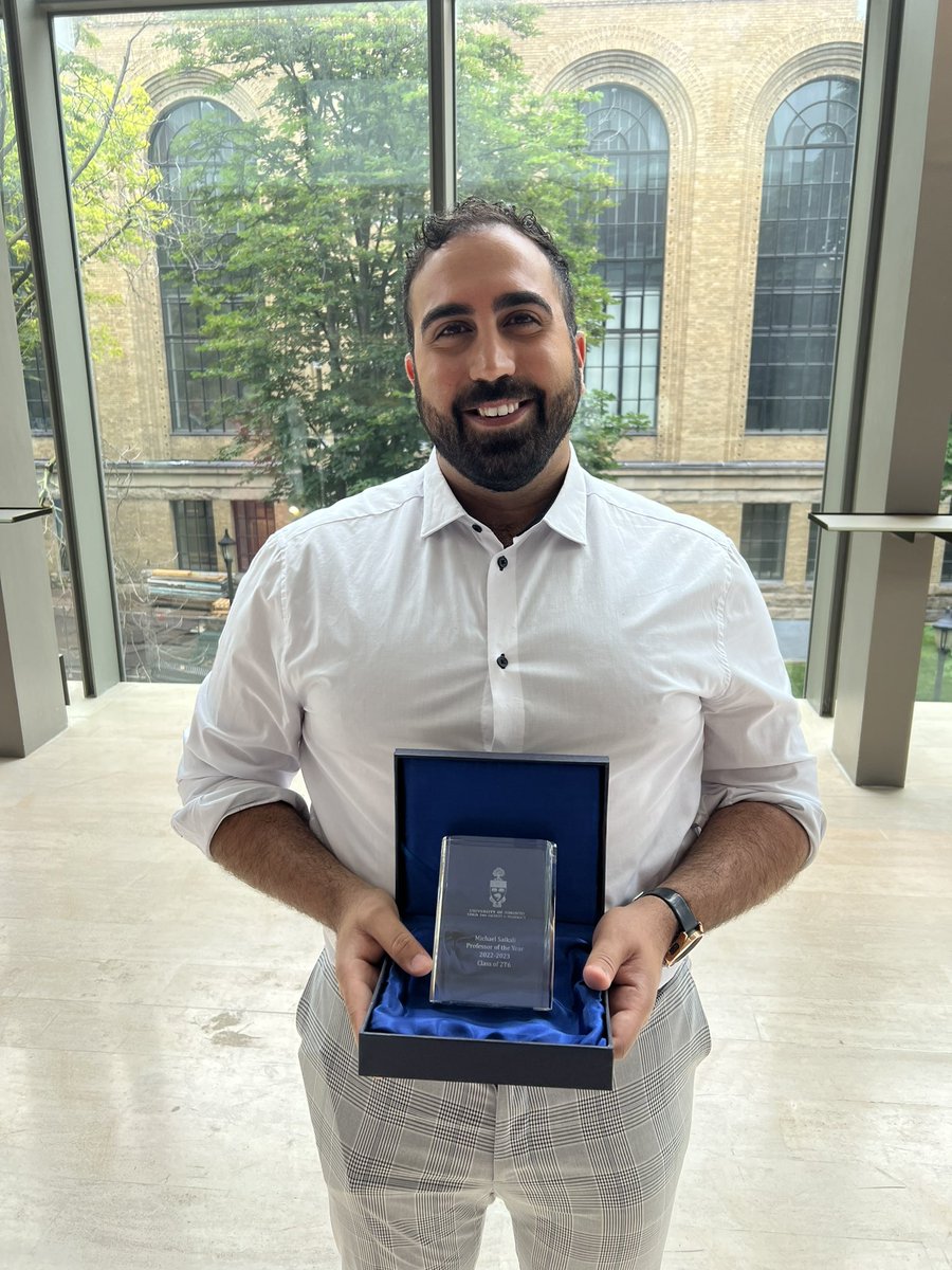 Very proud of trainee @michael_saikali for winning 🏆 Professor of the Year🏆for his teaching in #Pharmacokinetics to <a href="/UofTPharmacy/">Leslie Dan Faculty of Pharmacy</a> students!! Way to go!!! 🎉