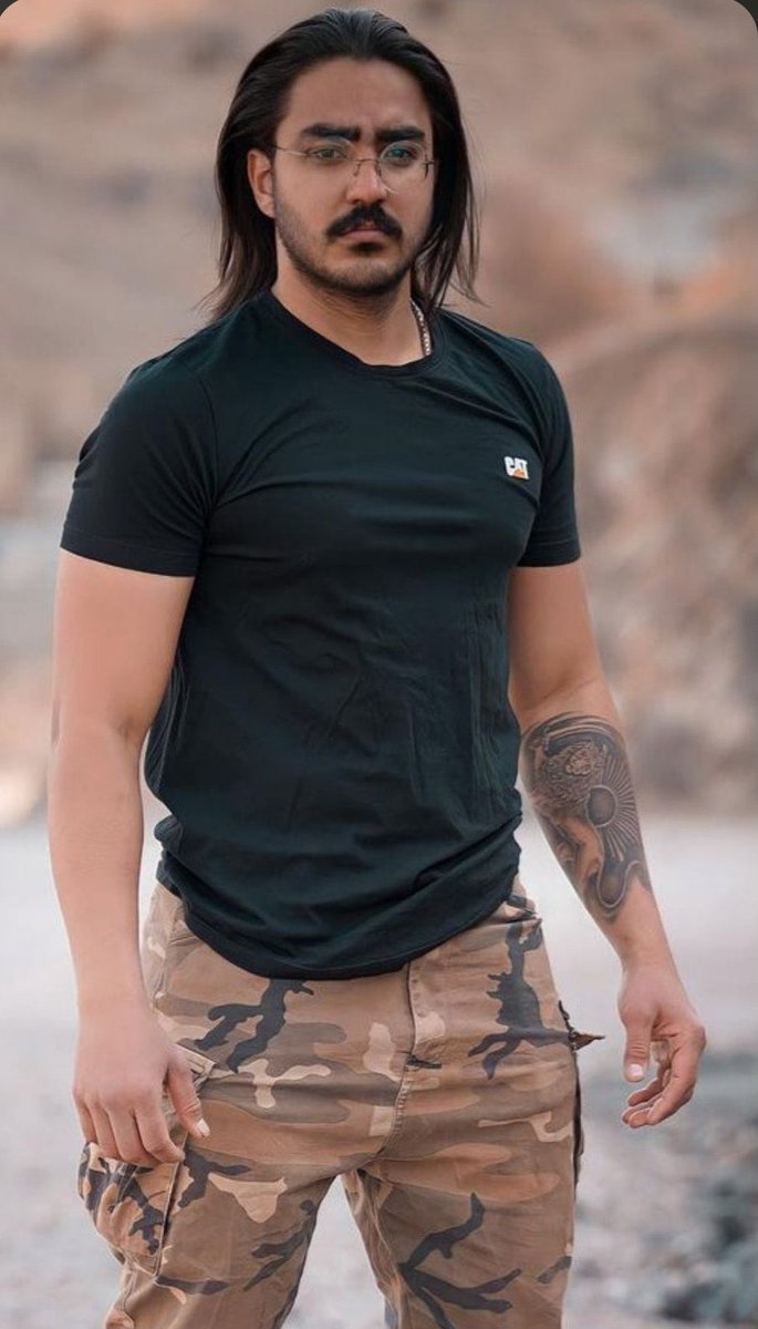 تعداد زیادی از هموطنان و فعالین زادروز زنده یاد #مجیدرضا_رهنورد را #روز_ملی_شیروخورشید نام‌گذاری کردند.
نامش تا ابد جاوید.