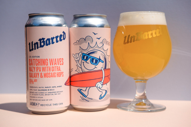 Catching Waves is a new 6% ABV hazy IPA from @UnBarredBrewery. Dripping in Citra, Galaxy, and Mosaic hops, expect sticky mangoes, tropical citrus fruits, and a gentle bitterness.