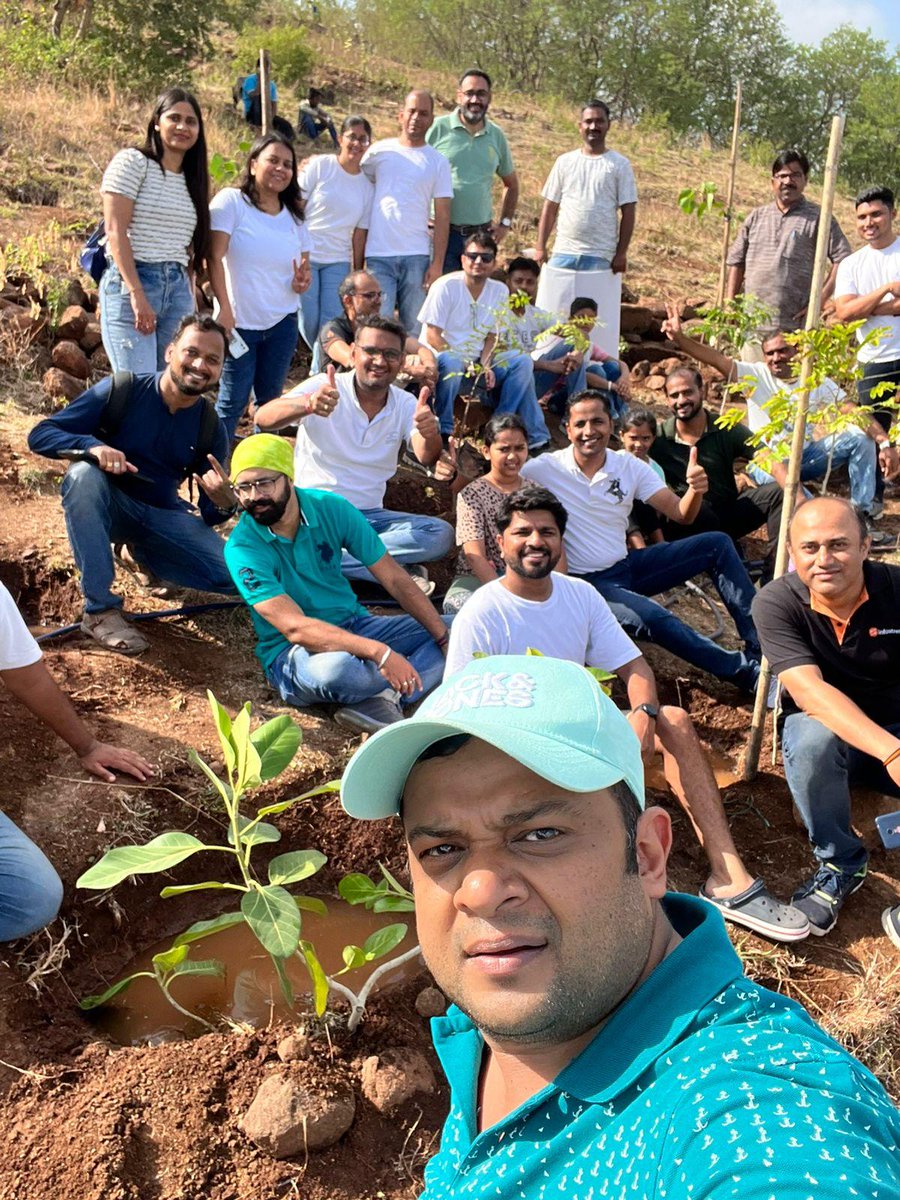 ApexonGlobal's tweet image. In recognition of Global Ignite Week, employees from Ahmedabad, Pune, Chennai, Hyderabad, Bengaluru, and Coimbatore joined forces for a massive tree planting event. Thanks to the efforts of 200+ Apexers, over 1,000 trees were planted🌳

#HumanFirstDigital #Ignite #GivingBack