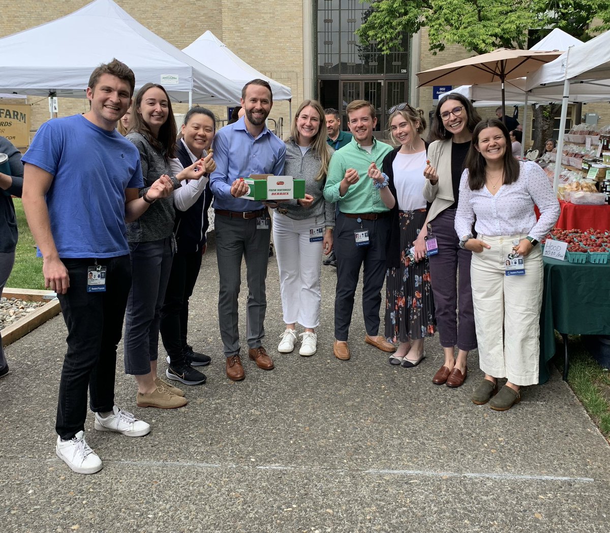First day of orientation for our new @ohsuobgyn interns! Of course this necessitated a stop at the farmers market for their first Hood strawberries. 🍓