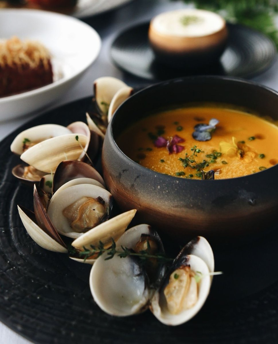 Ediblemaine1's tweet image. It's a clam chowder kind of Tuesday! Enjoy the comfort of this classic Maine dish. 🍲 #ClamChowder #MaineCuisine #ComfortFood #EdibleMaine #TastyTuesday