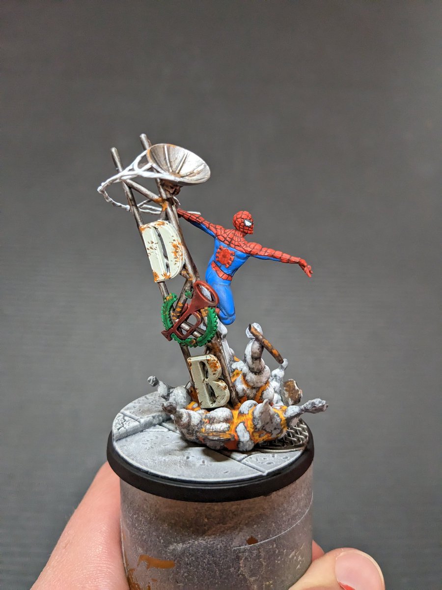 That's Parker done!

Painted over at #HobbyHangout 6pm EST Mondays. twitch.tv/professionalca…

#mcp #marvel #spiderman <a href="/atomicmassgames/">Atomic Mass Games</a>