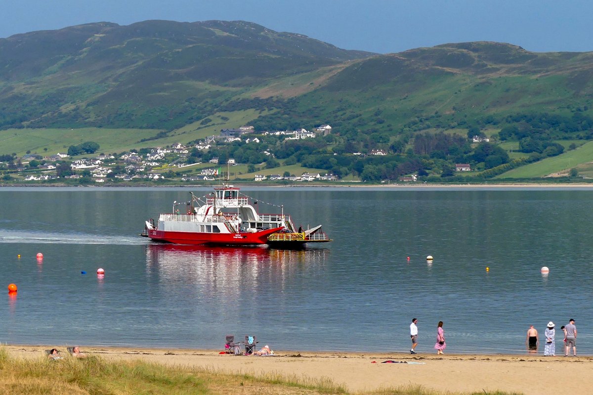 The Lough Swilly Ferry approaching Rathmullan beach with Lisfannon and the hills of Inishowen in the background. Ferry Timetable at: rathmullan.net/swilly-ferry-2…