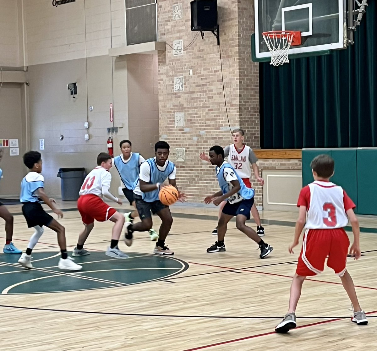ramsayexplorers's tweet photo. Way to go Barton Explorers! Boys basketball won their first game beating Saraland 20-2! @BartonAcademy https://t.co/UbJtfHoyW9