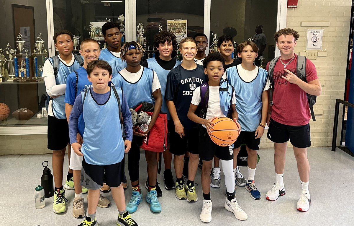 ramsayexplorers's tweet photo. Way to go Barton Explorers! Boys basketball won their first game beating Saraland 20-2! @BartonAcademy https://t.co/UbJtfHoyW9