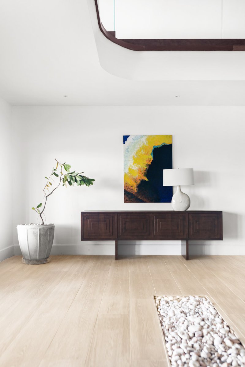 claudia_703's tweet photo. Everything you need to know about the elements of #minimalist design. #homeinspo  https://t.co/1LEurFy2xl https://t.co/UFVxPtJhLQ