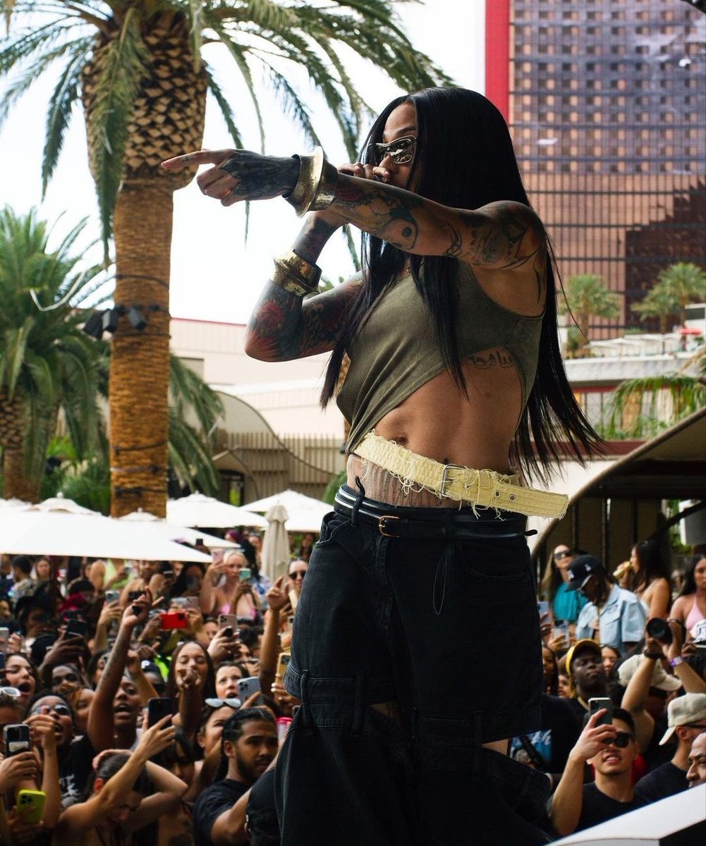 Thank you <a href="/MasochisticDoxy/">Renée Reyna Alvarez</a> for setting up this little concert venue near the club, and for letting me be the first person to headline a show!