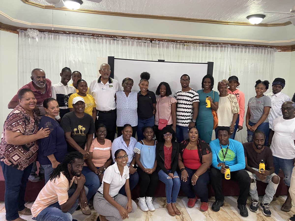 We're happy to learn how they've been keeping their communities clean. We handed over 2 cleanup kits to help them do more.  
Thanks to @RiuHoteles for supporting this project to improve attitudes and practices to waste management. 
#NuhDuttyUpJamaica #KeepWiIslandClean
