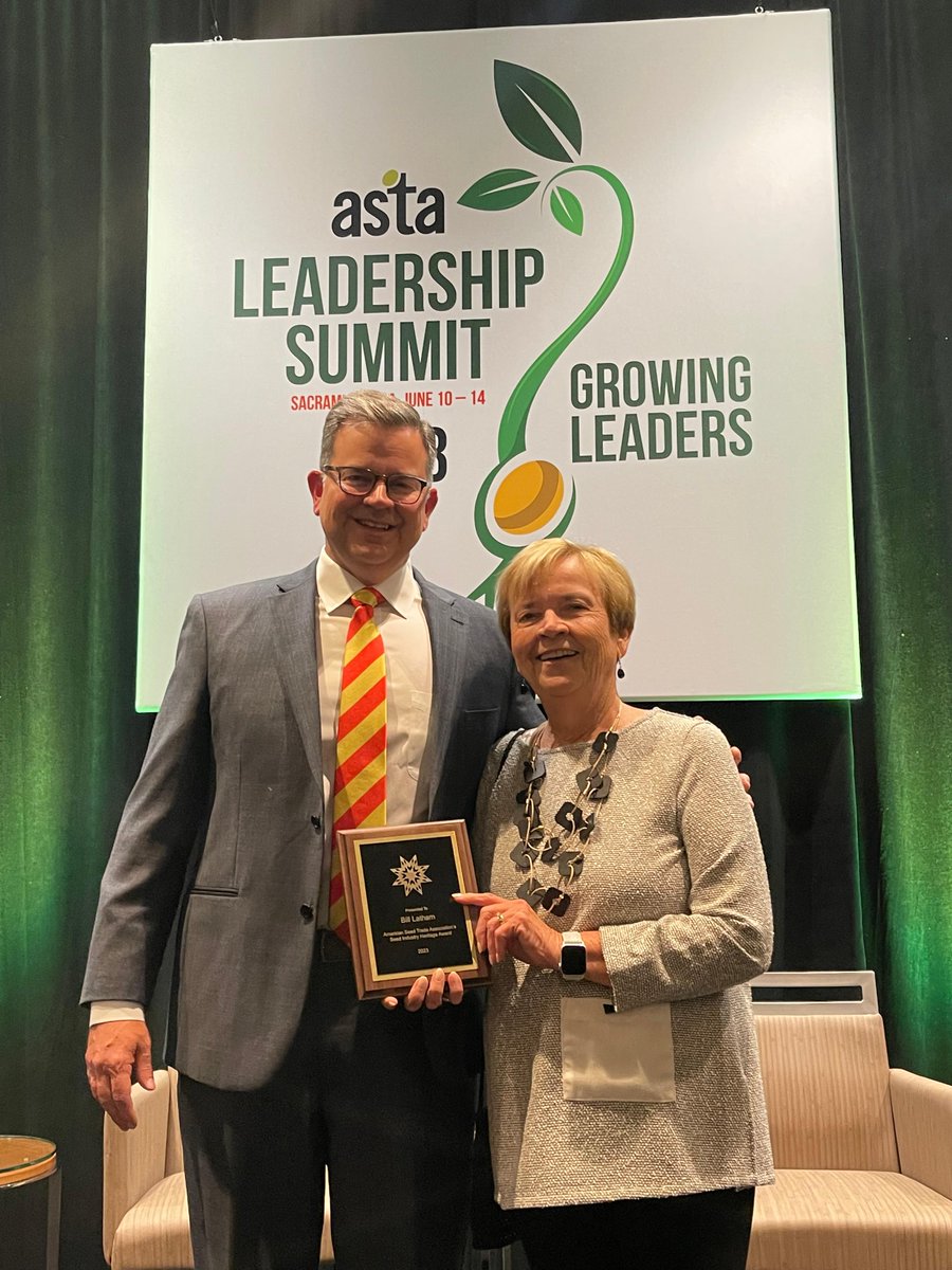 LathamSeeds's tweet photo. We are proud of our roots! The @Better_Seed has honored Bill Latham with its prestigious Heritage Award for his impact on the seed industry and ASTA. The Latham family legacy is stronger than ever.
#FamilyOwned #FarmProven #WhyLatham
https://t.co/FtpEbrQoYR https://t.co/5zJAxWcVda