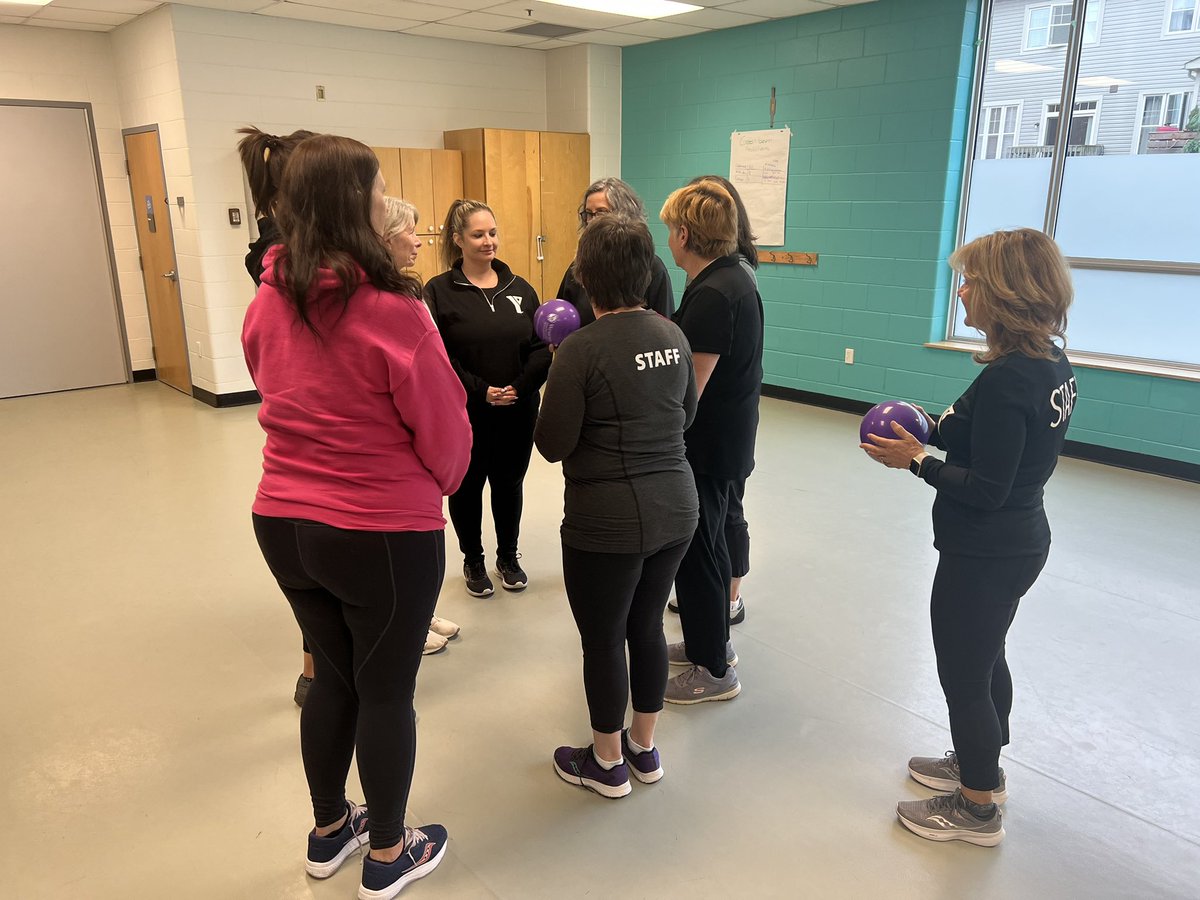 Staff training day @ymcahbb for our #seniors #fallsprevention Balance+ program as we prepare to reactivate this LiveWell program across the region #HamOnt #BurOn #BrantOnt