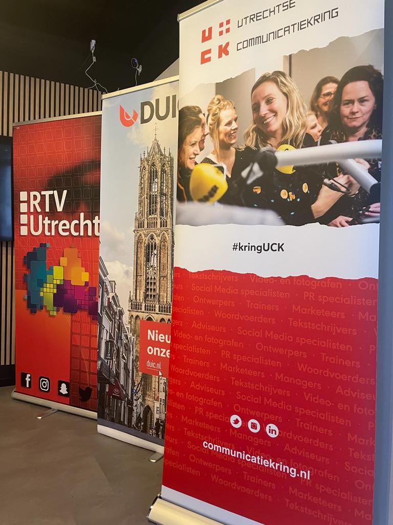 KringUCK's tweet image. Vanavond te gast bij HUB Utrecht, waar @Duicnl, @RTVUtrecht en studenten samen boeiende verhalen maken, voor en door de stad. Een inspirerende avond en een mooi inkijkje in deze vernieuwende samenwerking #inspiratie #communicatie #KringUCK