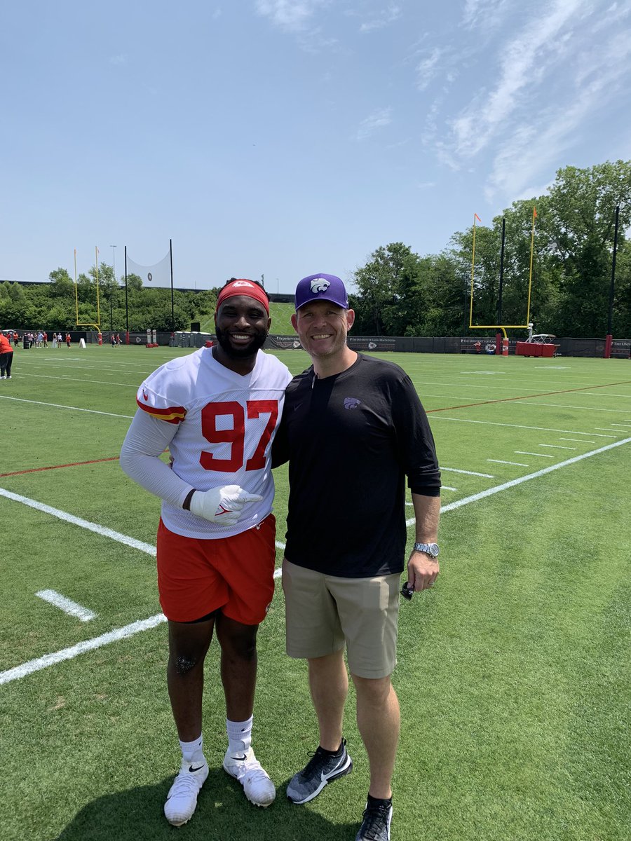 Awesome day spent <a href="/Chiefs/">Kansas City Chiefs</a> practice this morning. Really awesome to 👀<a href="/fanudike/">Felix Anudike-Uzomah🇳🇬</a> &amp; <a href="/ekowboyedoe/">therealpak25</a> compete and represent <a href="/KStateFB/">K-State Football</a> 

Here is a reminder to all those who have dreams of doing big things at <a href="/kstatesports/">K-State Athletics</a> ‼️‼️

How it started👇        How it’s going 👇
