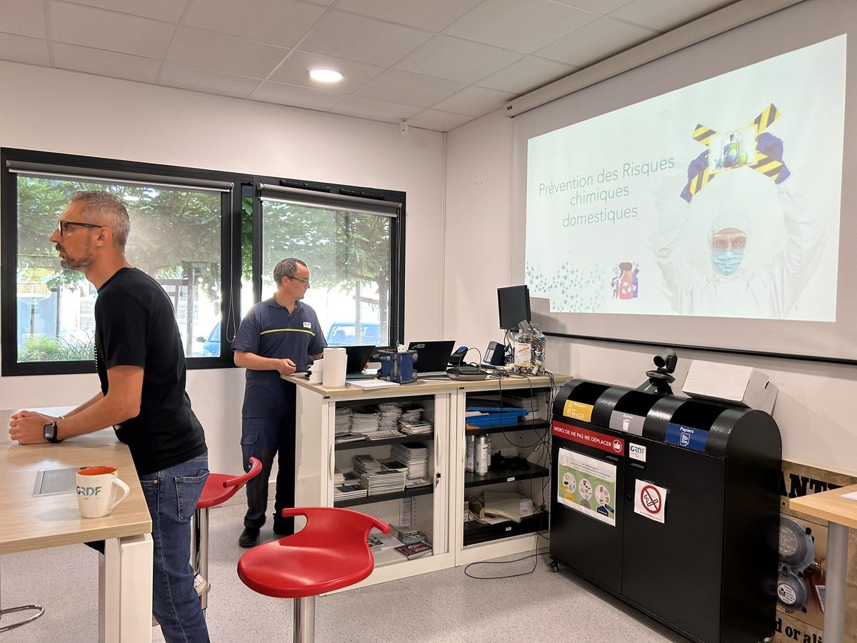 Semaine de la sécurité à #GRDF : l’Agence de #Montpellier sensibilise les techniciennes &amp; techniciens gaz aux risques chimiques
Merci à Serge et Gregory pour cette présentation
➡️Tous acteurs de la sécurité 365 jours par an ! #Securite365
#DIEMOM <a href="/Act4gaz/">Act4gaz</a>