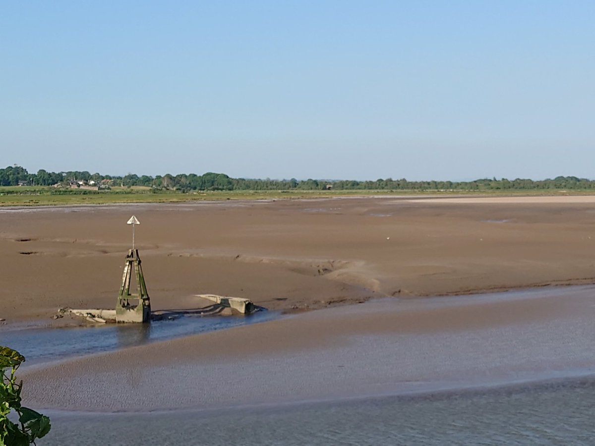 philbertieb's tweet photo. Decided to go for a wee spin on the MTB this evening, bit of a novelty going out in the evening but well worth it! River looking a bit low and no mud to be seen!! #cycling #scenerystop #whywecycle #mtb #solwaycoast #solwayfirth #riverannan #meridabikes https://t.co/KBsvDaw2ts
