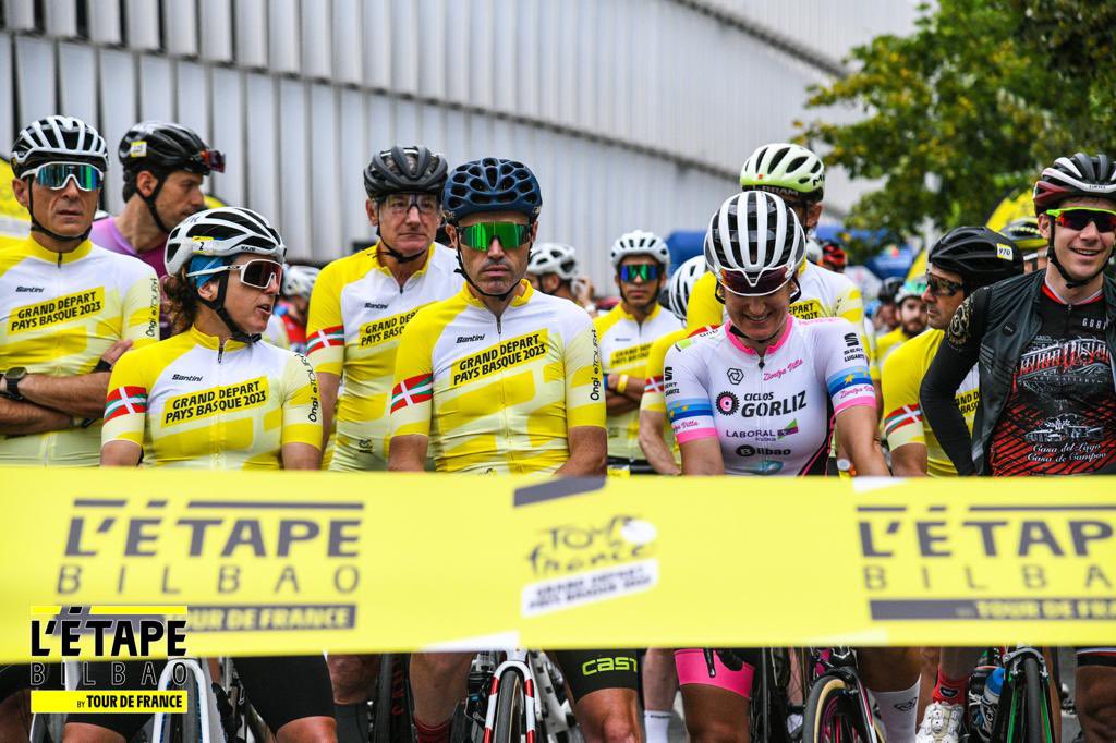 soysamusanchez's tweet photo. Qué día más bonito corriendo @letapebilbao junto a 2.000 ciclistas por el mismo recorrido que disputarán los profesionales en @letour_es 💛

Un domingo para disfrutar y sentir el calor de la afición
🚴 #LEtapeBilbao
#OngieTOURri #TDF2023 https://t.co/OSdPdB7Las
