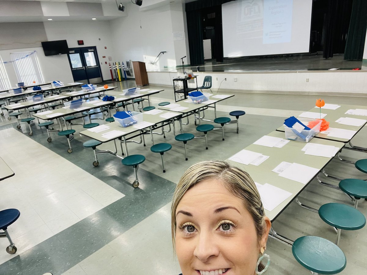 How does someone forget to take a picture of 200 of the most amazing teachers in region 2?! Well, I did 😩.. Today we explored UFLi Foundations in REGION 2! Our teachers here are READY for change 💪🏼 #RiseUpRegion2 💙🧡 @HCPSElemRegion2 @UFLiteracy @WestchaseWizard