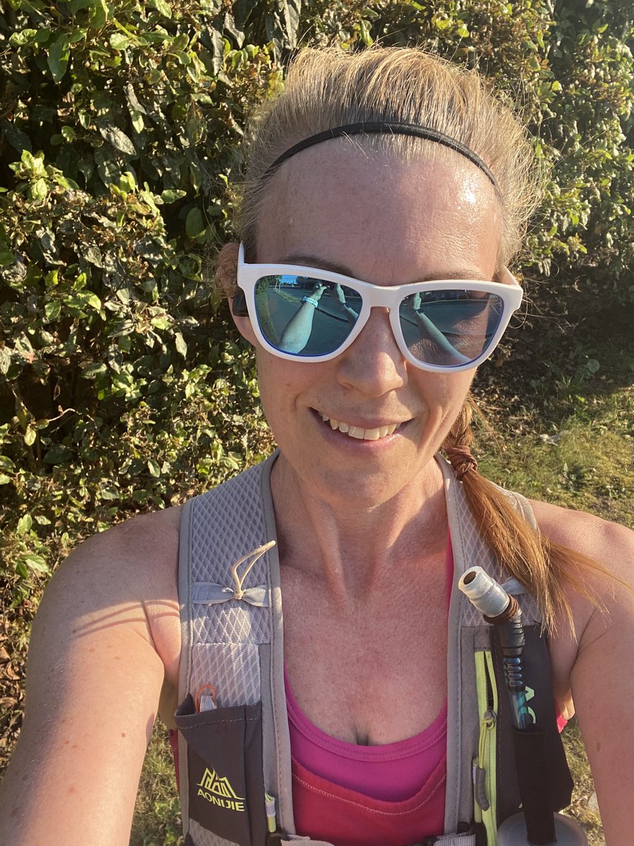 10k done ✅ rather warm! 🥵 but it was rather pretty along the canal. #runninggirl #justkeeprunning #TuesdayMotivaton #running