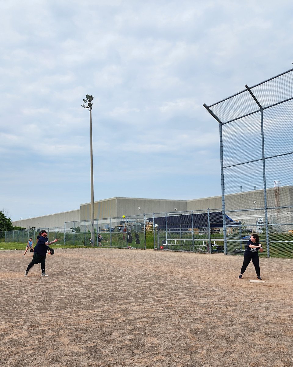 ViessmannCS_CA's tweet image. This past Saturday a few of our #Viessmann employees had the opportunity to attend the #CIPH softball tournament, an event that is part of the CIPH #Young #Executive #Society (YES). YES represents the interests of young executives (40 years of age or younger) in the industry.
