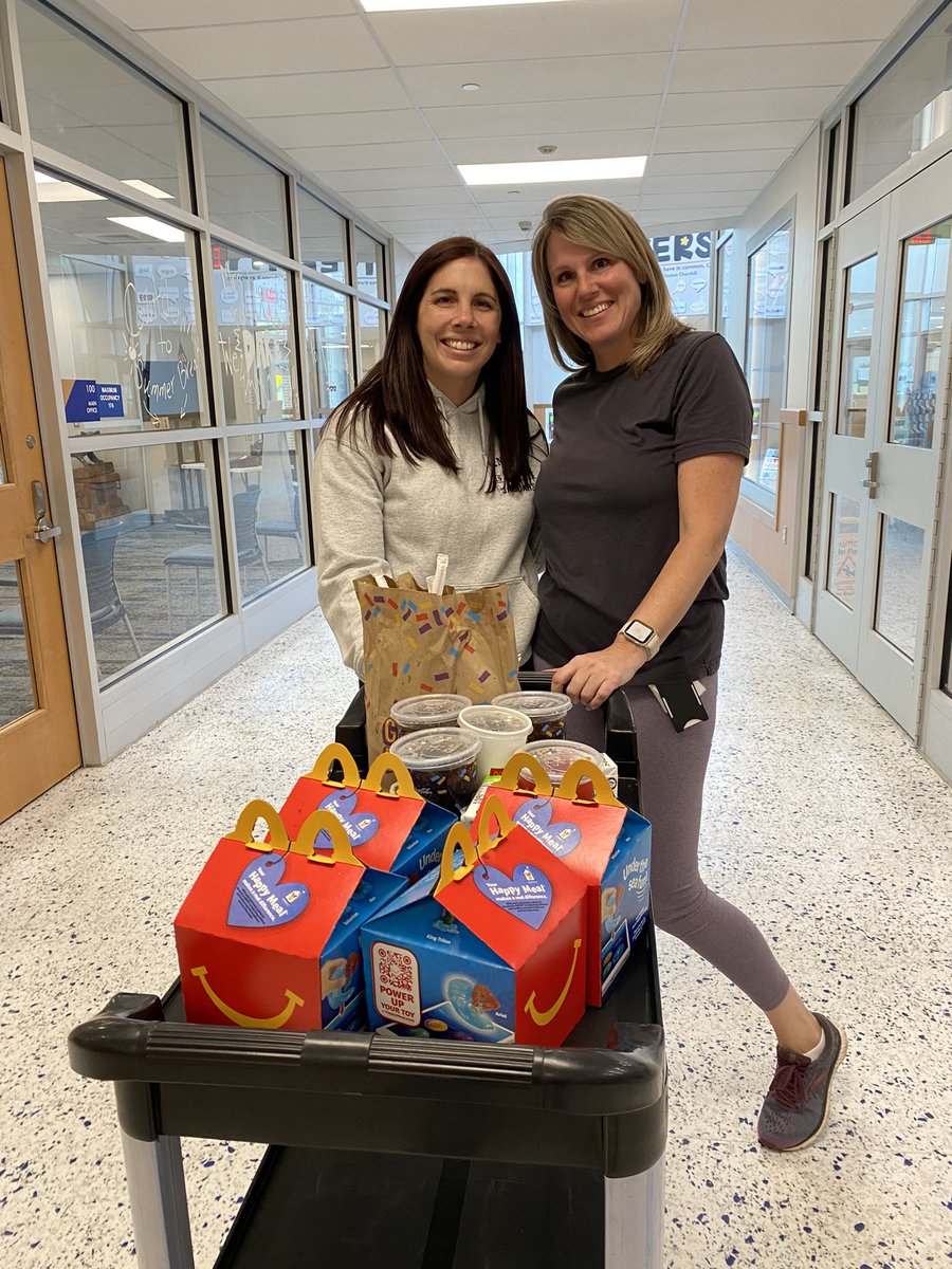 Staff getting lunch for their class today! <a href="/KnappElementary/">Knapp Elementary</a> <a href="/NPSD/">North Penn School District</a>