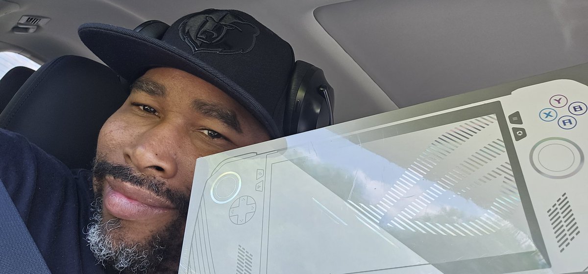 GamerLiveMatter's tweet photo. It's been awhile since a Ghetto Unboxin maybe 🤔 it's time R.O.G Alley the Steam Killer https://t.co/vLqQSf5BrH