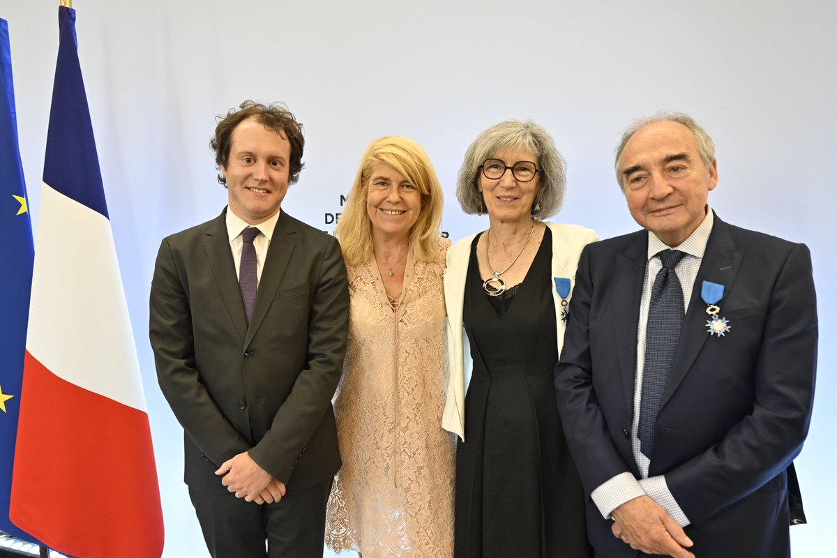 FaureDominique's tweet image. La recherche scientifique est essentielle pour construire nos politiques publiques et éclairer nos décisions🔬

Marie-Christine Jaillet et Jean-Marc Offner ont consacré plus de 40 années de leur carrière à penser l&apos;aménagement du territoire 🏡 

Bravo et merci ! 🏅