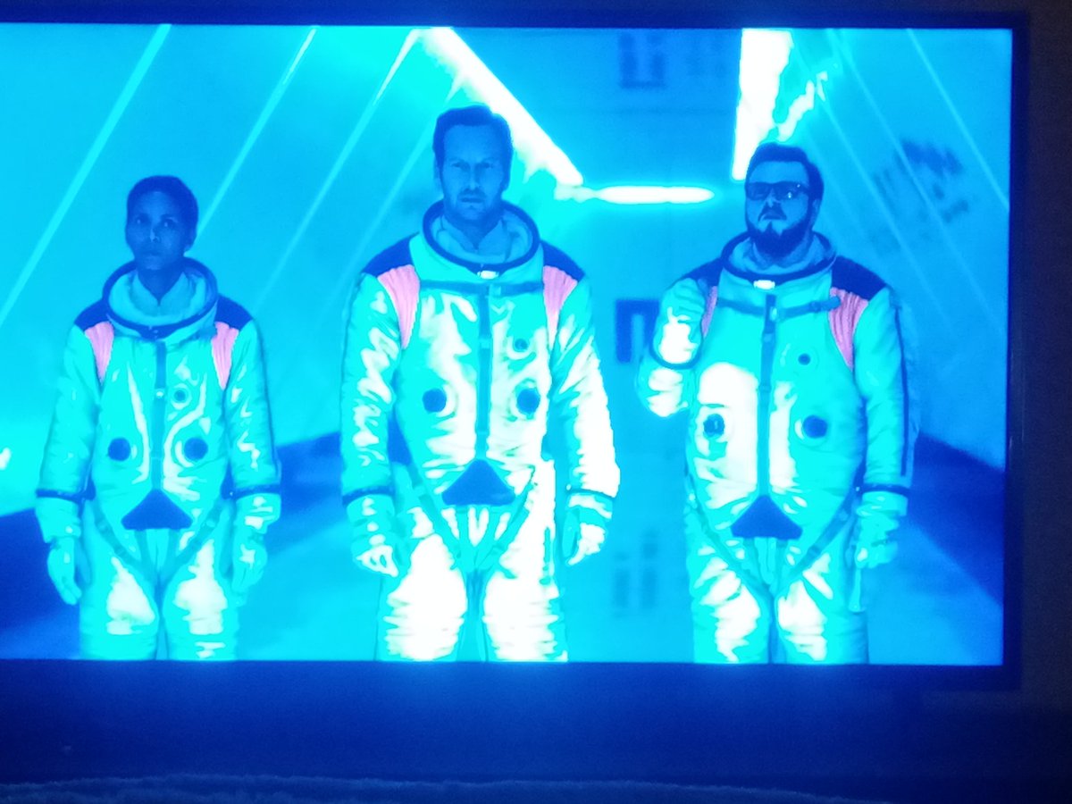 Victor_Curico's tweet image. Interesante película #Moonfall en #HBOMax no habla de extraterrestre si no de "Nuestros Antepasados" y que ya existía la Inteligencia lo que hoy se llama Artificial (IA) @MisterioDescono