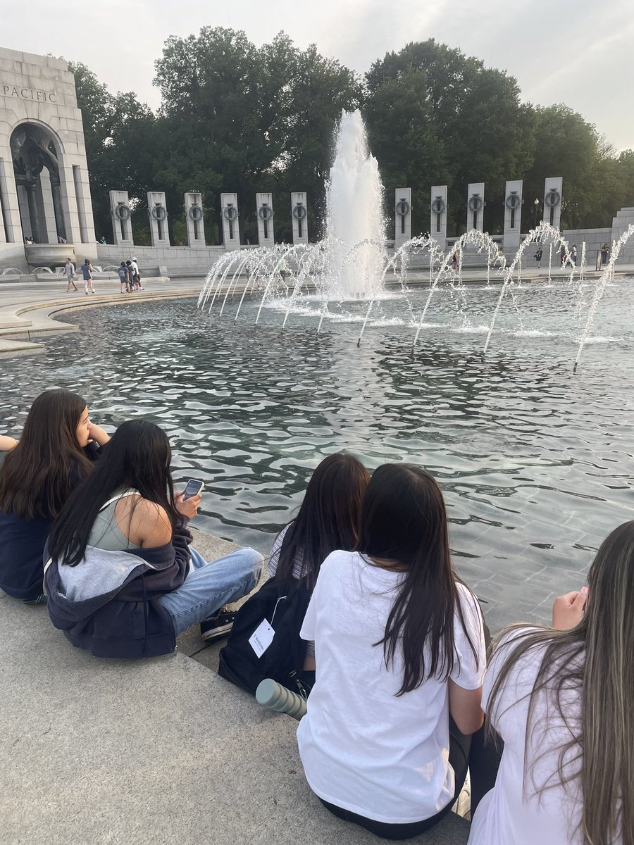 At the World War II Memorial #vvmstodcny2023 <a href="/zjgalvan/">Dr. Zandra Jo Galván 🩷</a> <a href="/LCortezGUSD/">Laura Cortez</a> <a href="/VistaVerdeGrizz/">Vista Verde</a> <a href="/GUSDEdServices/">Greenfield Union SD</a>