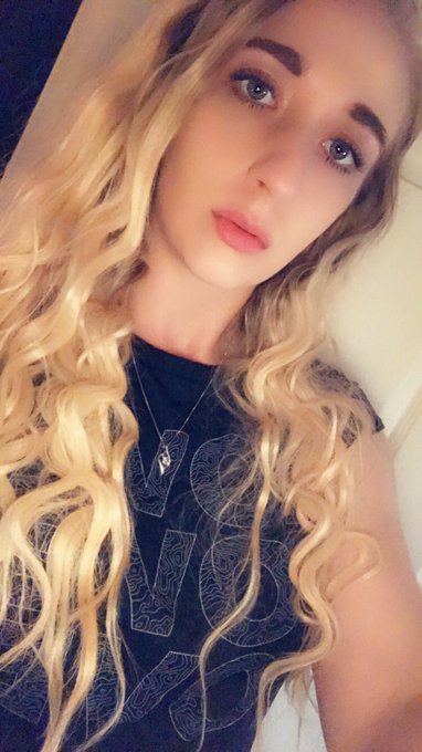 The one you won&rsquo;t ever get to touch 💅 https://t.co/0kvkyRRmos