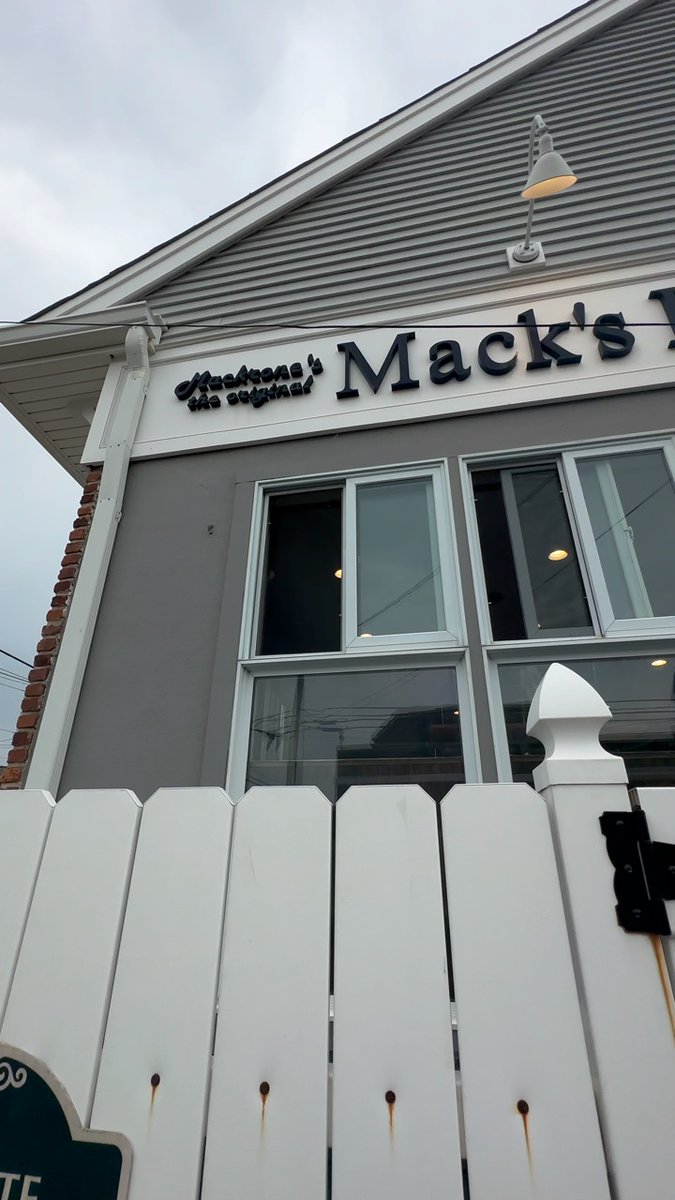 itimesave's tweet image. Mack’s Pizza. Need we say more? #TimeSave