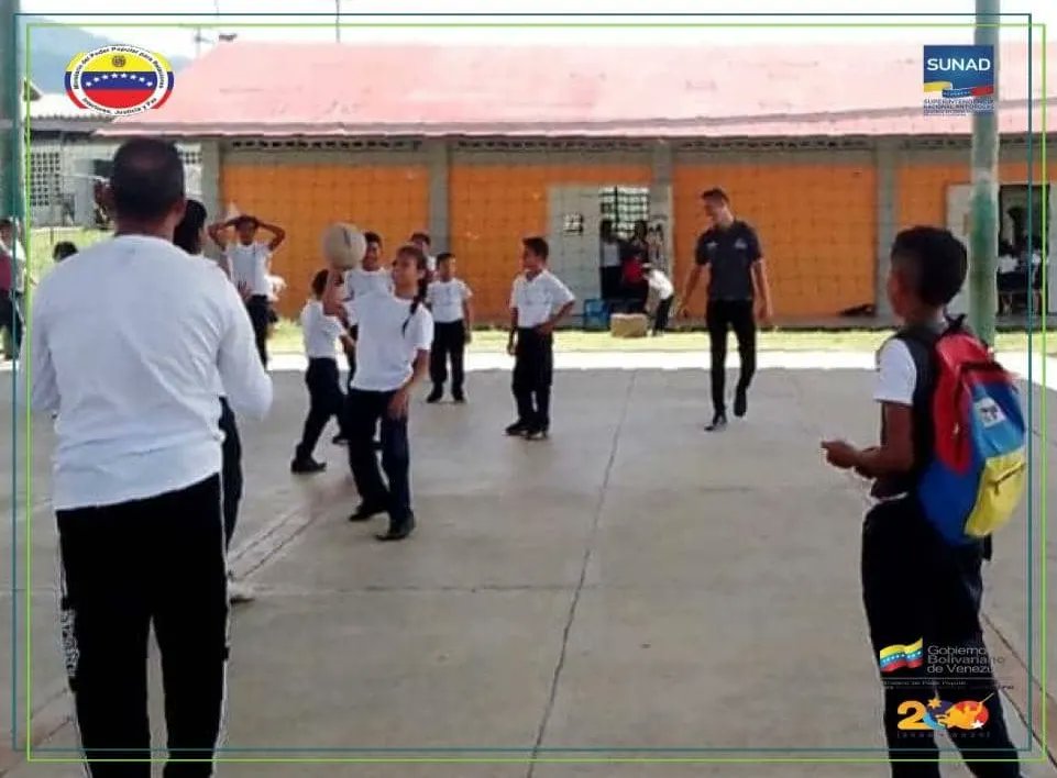 SUNADYaracuy's tweet photo. La Sunad Yaracuy, realizó actividades recreativas con la finalidad de fortalecer valores, fomentar la sana convivencia y disminuir los factores de riesgos, dirigido a los estudiantes de 5to y 6to grado de la E.B Ezequiel Zamora del Mcpio Independencia. https://t.co/cGdFKE2hhT
