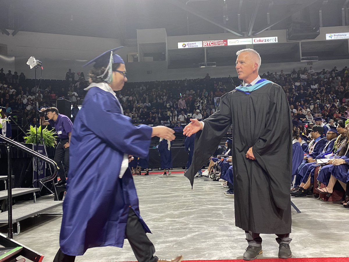 FWPS210's tweet photo. Graduation? Check! TBHS graduates, the next step of your journey has just begun! We look forward to seeing what you do next! @TBTitans #TitanGrad #Classof2023 https://t.co/Qzz10J9BxF